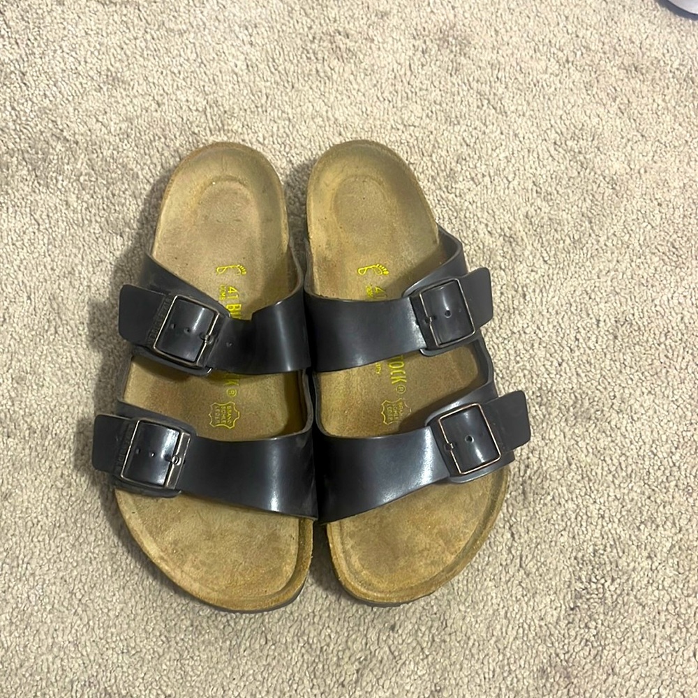 Beautiful birkenstock sandals in size 11